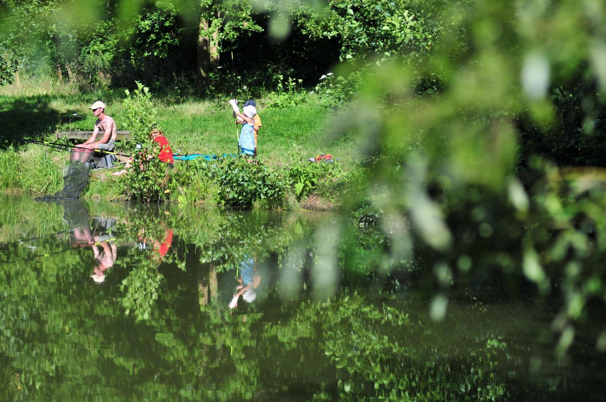 Camping Le Val de Trie Béhen Extérieur photo