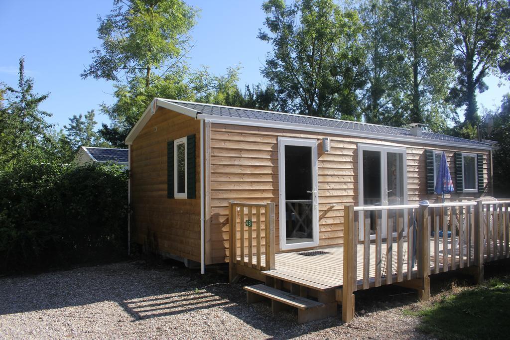 Camping Le Val de Trie Béhen Extérieur photo